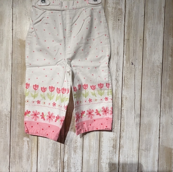 Oshkosh baby 2piece top with Capri knee length pants size 24months. - Picture 3 of 8